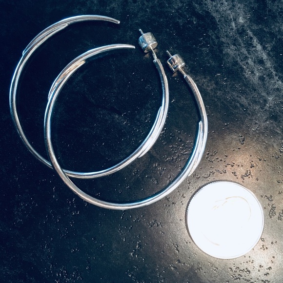 :: S&D Signature SIlver Hoops Sterling Silver - Picture 3 of 5